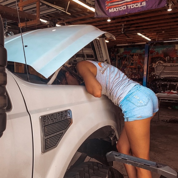 HEY Y’ALL! Meet your Posh Ambassador, Zoe - Picture 8 of 8